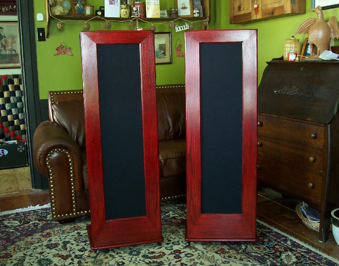 pair of Magnestands